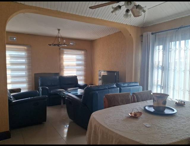 3 BEDROOM HOUSE FOR SALE IN TOKOZA